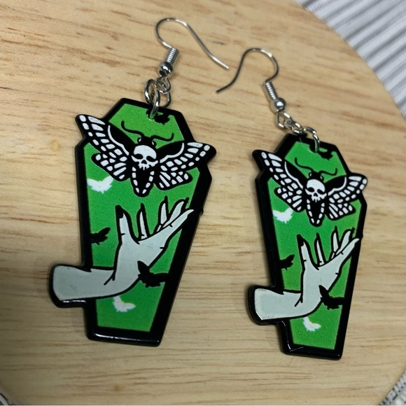Kopen Australia - Skull Moth Coffin Green Acrylic Earrings Punk Emo a Halloween - Picture 7 of 9